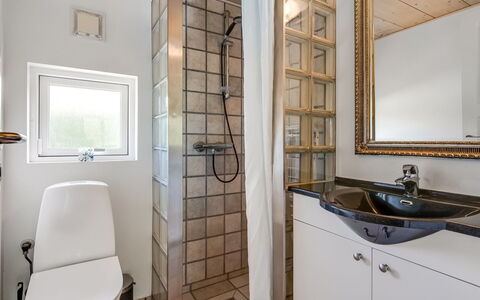 Anca - 450M from the Sea: Interior Design, Armatur, Badezimmer, Flooring, Fussboden, Decke, Zapfhahn, Installation, Sinken, Zimmer