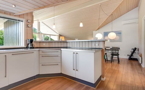 Anca - 450M from the Sea: Interior Design, Flooring, Holz, Holzboden, Decke, Fussboden, Möbel, Küche, Light Fixture, Countertop