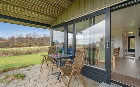 Jule - 1.3Km to the Fjord: Holz, Veranda, Decke, Zuhause, Tür, Hütte, Holzbeize, Hartholz, Schatten, Abstellgleis