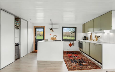 Jule - 1.3Km to the Fjord: Flooring, Holz, Interior Design, Küche, Decke, Countertop, Fussboden, Möbel, Küchengerät, Cabinetry
