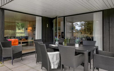 Dix - 900M from the Sea