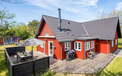 Soile - 12Km from the Sea: Haus, Zuhause, Dach, Wohngebiet, Hütte, Estate, Bauernhaus, Rasen, Landscaping, Abstellgleis
