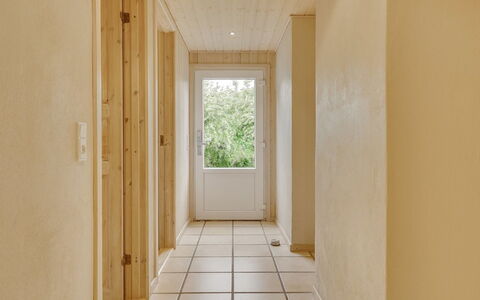 Aviaja - 12Km from the Sea: Möbel, Interior Design, Flooring, Fussboden, Decke, Zimmer, Stuhl, Tabelle, Wohnung, Küche & Esszimmer Tisch