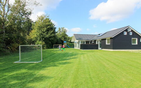 Sada - 12Km from the Sea: Haus, Zuhause, Dach, Wohngebiet, Hütte, Estate, Bauernhaus, Rasen, Landscaping, Abstellgleis