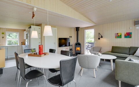 Akkar - 1.8Km from the Sea: Interior Design, Möbel, Decke, Zuhause, Flooring, Wohnzimmer, Fussboden, Light Fixture, Stuhl, Zimmer