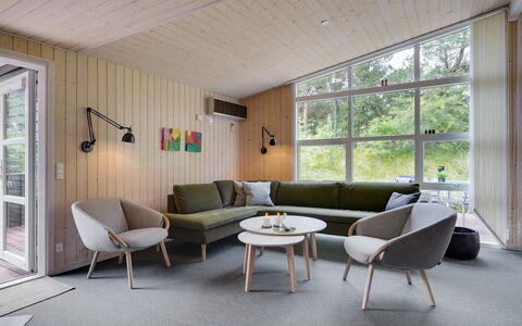 Akkar - 1.8Km from the Sea: Möbel, Flooring, Interior Design, Holz, Fussboden, Wohnzimmer, Zuhause, Tabelle, Couch, Holzboden
