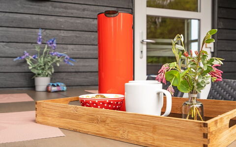 Akkar - 1.8Km from the Sea: Obst, Geschirr, Produzieren, Essen, Drinkware, Flasche, Natural Foods, Korb, Blumentopf