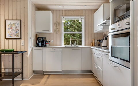 Akkar - 1.8Km from the Sea: Küchengerät, Küche, Major Appliance, Countertop, Flooring, Holz, Interior Design, Cabinetry, Möbel, Fussboden