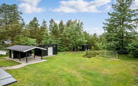 Atla - 2.5Km from the Sea: Grundstueck, Garten, Rasen, Landscaping, Garten, Gartenbauten, Park, Hinterhof, Immergrün
