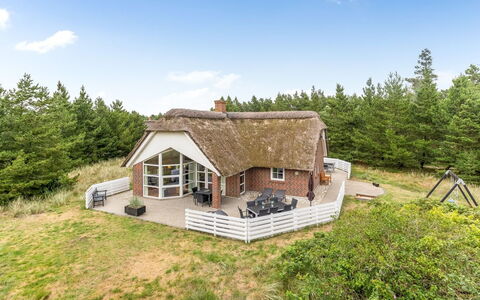 Ronna - 2.2Km from the Sea: Haus, Dach, Zuhause, Hütte, Schuppen, Gartenbauten, Abstellgleis, Garten, Blockhaus, Hütte