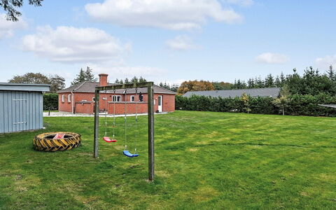 Pernilla - 2Km from the Sea: Gras, Grundstueck, Wolke, Rasen, Garten, Einfach, Hinterhof, Garten, Wiese