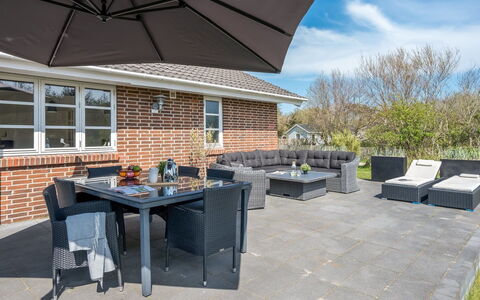 Svenn - 400M from the Sea: Möbel, Gartenmöbel, Stuhl, Tabelle, Tisch Im Freien, Küche & Esszimmer Tisch, Terrasse, Deck, Garten, Zimmerpflanze