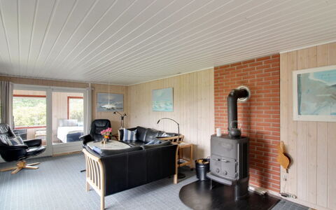 Kastehelmi - 400M from the Sea: Interior Design, Holz, Flooring, Decke, Möbel, Fussboden, Zimmer, Stuhl, Wohnzimmer, Light Fixture