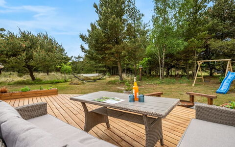 Elske - 1.1Km from the Sea: Holz, Holzboden, Flooring, Hartholz, Planke, Holzbeize, Deck, Fussboden, Zuhause, Abstellgleis
