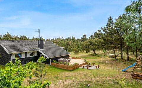 Elske - 1.1Km from the Sea: Holz, Holzboden, Flooring, Hartholz, Planke, Holzbeize, Deck, Fussboden, Zuhause, Abstellgleis