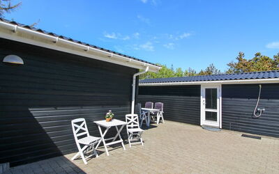 Hillmari - 200M from the Sea