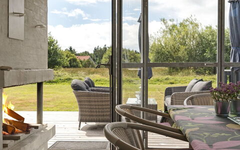 Emilia - 1.8Km from the Sea: Möbel, Stuhl, Gartenmöbel, Tabelle, Zuhause, Veranda, Schatten, Küche & Esszimmer Tisch, Terrasse, Garten
