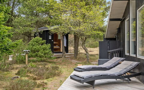 Taneli - 2.2Km from the Sea: Dach, Haus, Wohngebiet, Zuhause, Estate, Hütte, Design