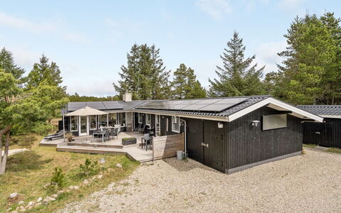 Taneli - 2.2Km from the Sea: Dach, Haus, Wohngebiet, Zuhause, Estate, Hütte, Design