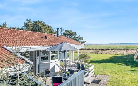 Eltje - 4Km from the Sea: Zuhause, Dach, Haus, Hütte, Grundstueck, Estate, Veranda, Schatten, Abstellgleis, Bauernhaus