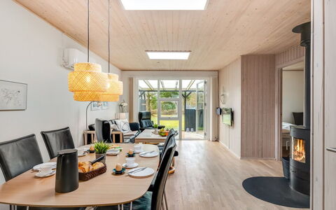 Ragnborg - 900M from the Sea: Interior Design, Flooring, Holz, Möbel, Decke, Fussboden, Light Fixture, Holzboden, Beleuchtung, Küche