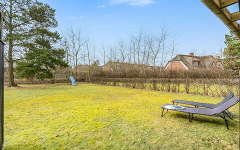 Ragnborg - 900M from the Sea: Gras, Grundstueck, Einfach, Garten, Ländliches Gebiet, Rasen, Wiese, Schatten, Landscaping, Park