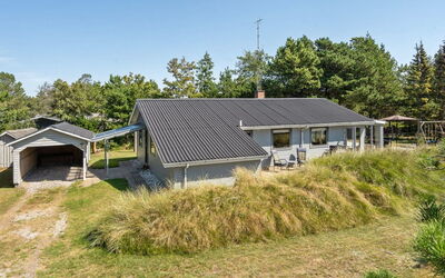 Niels - 1.5Km from the Sea