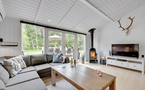 Liviana - from the Sea: Holz, Flooring, Interior Design, Möbel, Decke, Couch, Wohnzimmer, Zuhause, Fussboden, Holzboden