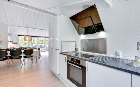 Liviana - from the Sea: Küche, Interior Design, Holz, Flooring, Decke, Küchengerät, Major Appliance, Countertop, Light Fixture, Beleuchtung