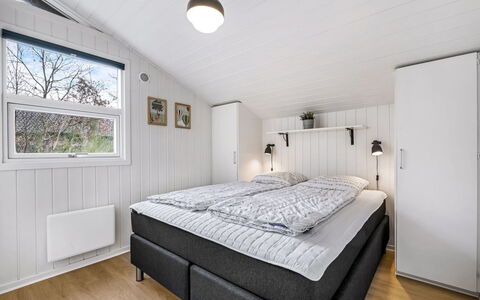 Liviana - from the Sea: Holz, Zuhause, Schlafzimmer, Bett, Einfrieren, Bedding, Bettrahmen, Decke, Hütte, Bettdecke