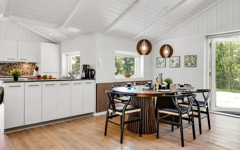 Famke - 1Km from the Sea: Interior Design, Holz, Möbel, Flooring, Decke, Holzboden, Küche, Countertop, Fussboden, Küche & Esszimmer Tisch