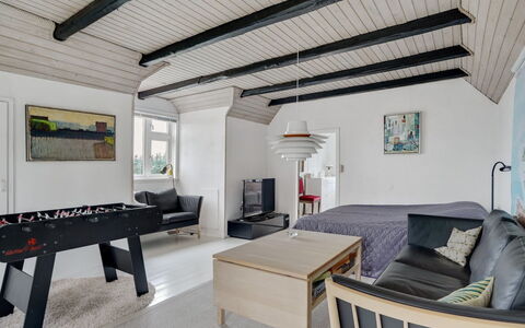 Thorlak - 1Km from the Sea: Möbel, Interior Design, Flooring, Fussboden, Wand, Decke, Holz, Schlafzimmer, Zimmer, Bett