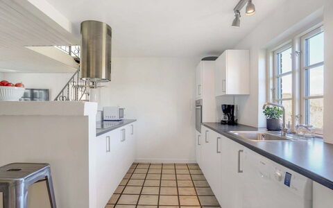 Domnika - 350M from the Sea: Küche, Flooring, Countertop, Interior Design, Fussboden, Küchengerät, Decke, Armatur, Cabinetry, Sinken