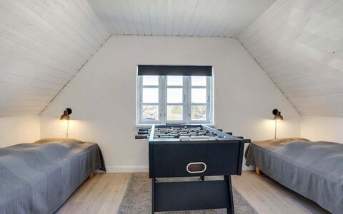 Domnika - 350M from the Sea: Flooring, Holz, Möbel, Fussboden, Interior Design, Decke, Schlafzimmer, Dachboden, Beleuchtung, Bett