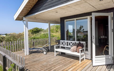 Letje - 500M from the Sea: Holz, Zuhause, Veranda, Deck, Hartholz, Dach, Holzbeize, Holzboden, Eco Hotel