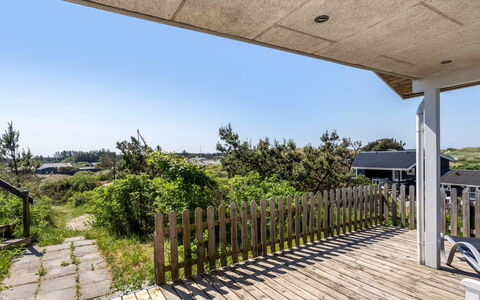 Letje - 500M from the Sea: Holz, Zuhause, Veranda, Deck, Hartholz, Dach, Holzbeize, Holzboden, Eco Hotel