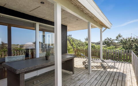 Letje - 500M from the Sea: Holz, Zuhause, Veranda, Deck, Hartholz, Dach, Holzbeize, Holzboden, Eco Hotel