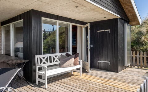 Letje - 500M from the Sea: Holz, Zuhause, Veranda, Deck, Hartholz, Dach, Holzbeize, Holzboden, Eco Hotel
