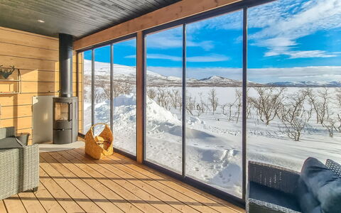 Hehku: Holzboden, Hartholz, Gebirge, Winter, Planke, Holzbeize, Deck, Eco Hotel, Daylighting, Blockhaus