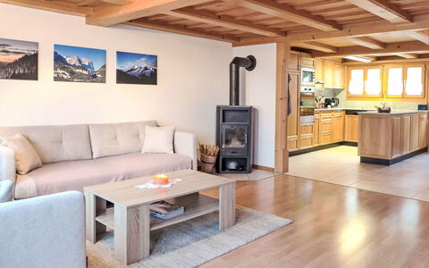 Engelhorn: Möbel, Eigentum, Tabelle, Couch, Beleuchtung, Holz, Interior Design, Studio Couch, Wohnzimmer, Cabinetry