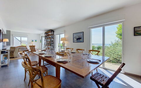 Ruilh Avel: Möbel, Stuhl, Tabelle, Interior Design, Flooring, Esszimmer, Küche & Esszimmer Tisch, Holz, Fussboden, Decke