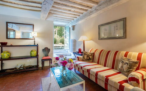 Casa Di Pietro In Vivo D'orcia, Pool: Möbel, Wand, Interior Design, Flooring, Couch, Fussboden, Zuhause, Zimmer, Wohnzimmer, Wohnung
