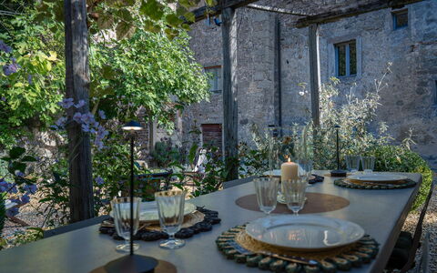 Casa Di Pietro In Vivo D'orcia, Pool: Möbel, Wand, Tabelle, Stuhl, Beleuchtung, Küche & Esszimmer Tisch, Interior Design, Restaurant, Zimmerpflanze, Esszimmer