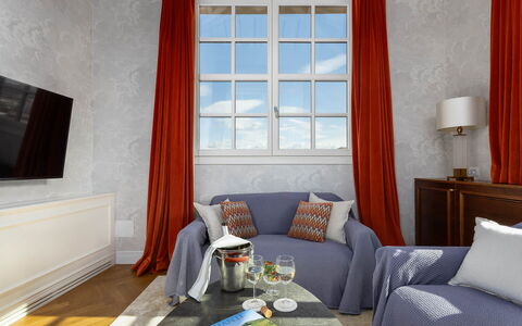 Torretta Penthouse by Geco Vacation Rentals: Interior Design, Möbel, Flooring, Fussboden, Textil, Zimmer, Zuhause, Wohnzimmer, Wohnung, Decke