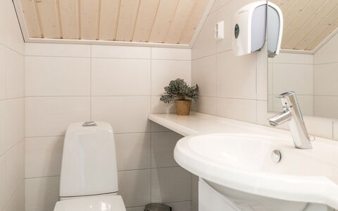 Golfarinkunnas 7B: Möbel, Interior Design, Flooring, Fussboden, Tabelle, Decke, Küche & Esszimmer Tisch, Beleuchtung, Stuhl, Zuhause