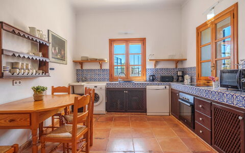 Gran Llombards: Möbel, Cabinetry, Countertop, Holz, Küche, Interior Design, Tabelle, Flooring, Fussboden, Sinken