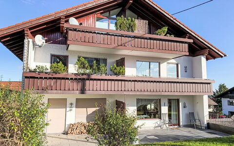 Auszeit: Himmel, Pflanze, Gebäude, Eigentum, Fenster, Haus, Veranda, Hütte, Wohngebiet, Grundeigentum