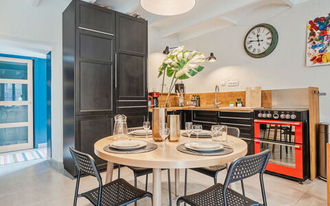 L'Annexe: Eigentum, Wasser, Himmel, Interior Design, Gebäude, Schwimmbad, Freizeit, Schatten, Baum, Eigentumswohnung