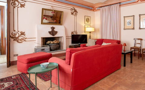 Ornella: Möbel, Interior Design, Wand, Flooring, Couch, Holz, Zimmer, Fussboden, Wohnzimmer, Tabelle