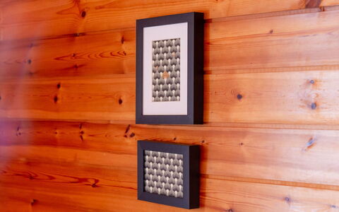 Lodge 1: Tabelle, Möbel, Eigentum, Pflanze, Blau, Stuhl, Geschirr, Schatten, Interior Design, Gartenmöbel